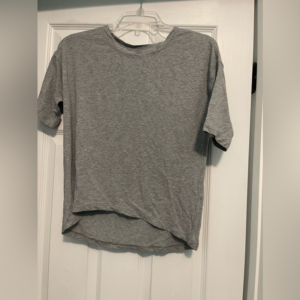 Lululemon short sleeve gray shirt